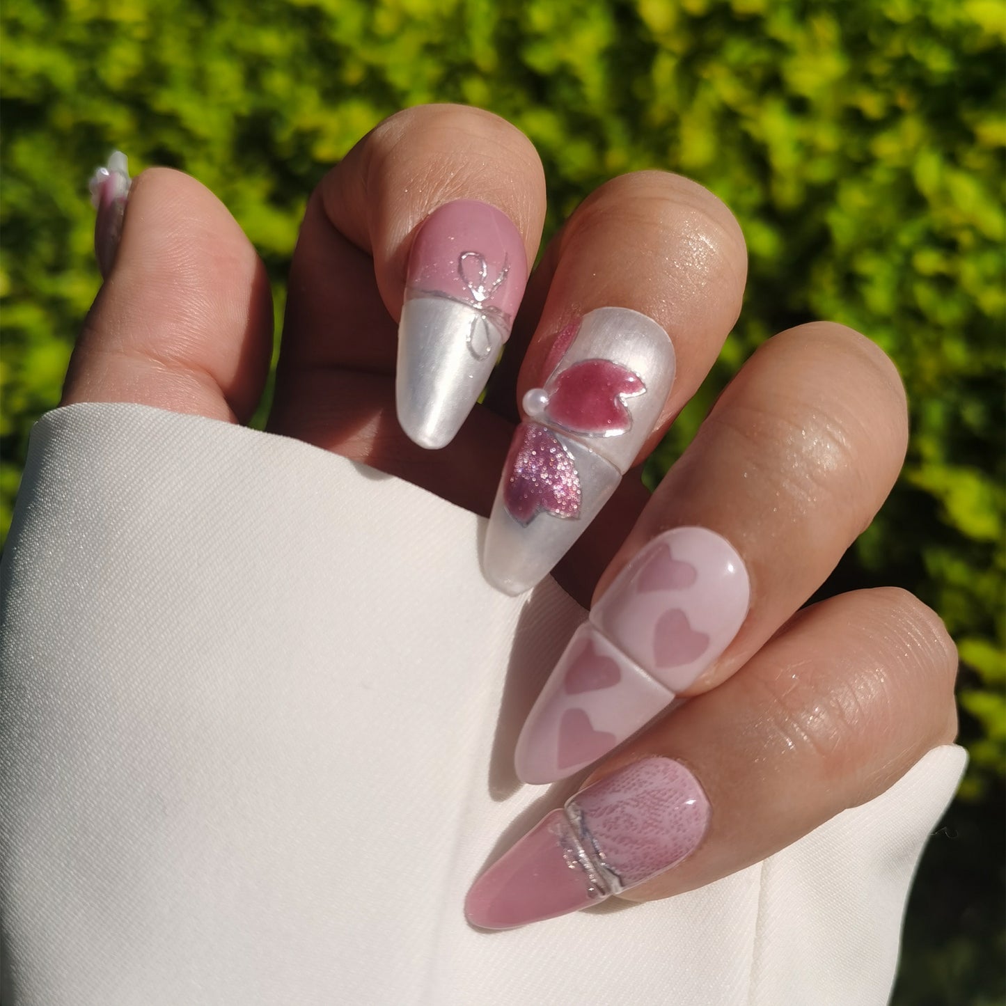 【PRE ORDER】🌸Petal Mist Timeless Almond Detachable Nails – Aurlyn Artistry