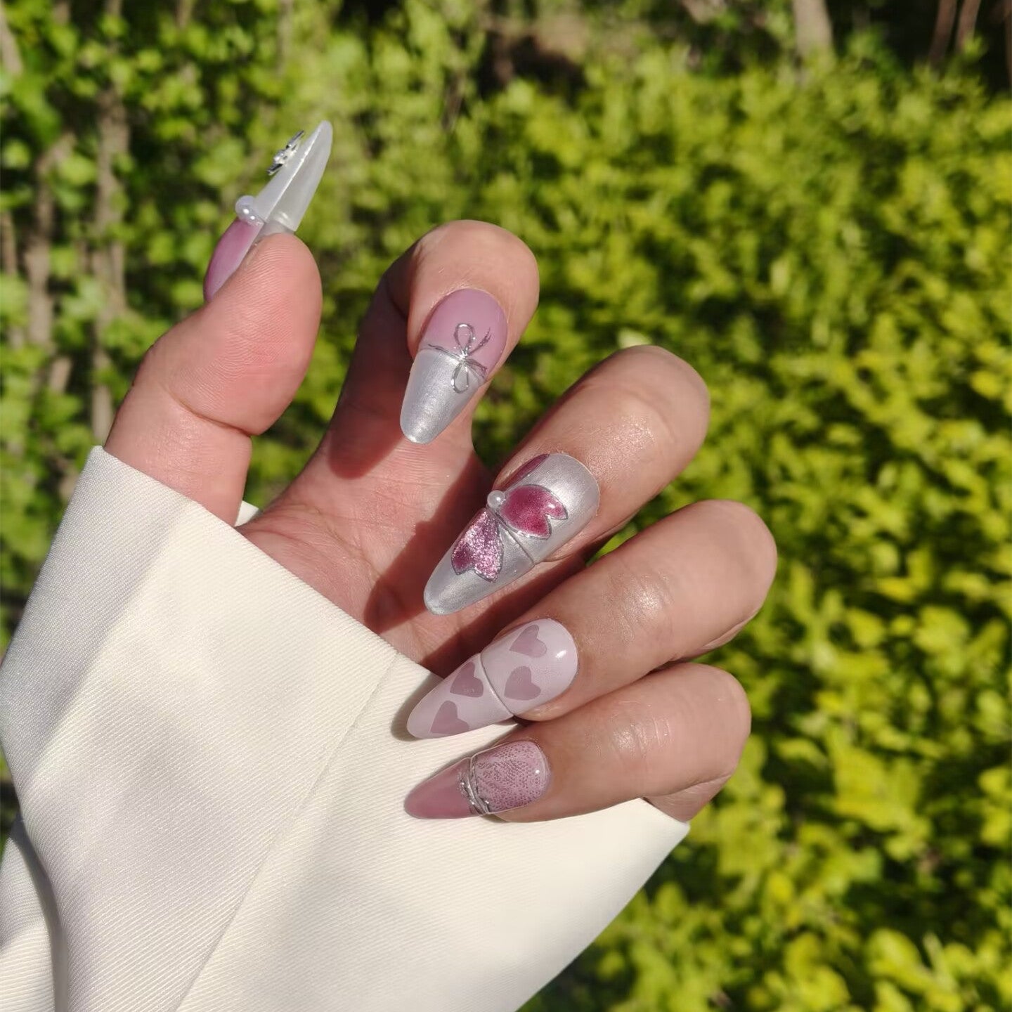 【PRE ORDER】🌸Petal Mist Timeless Almond Detachable Nails – Aurlyn Artistry